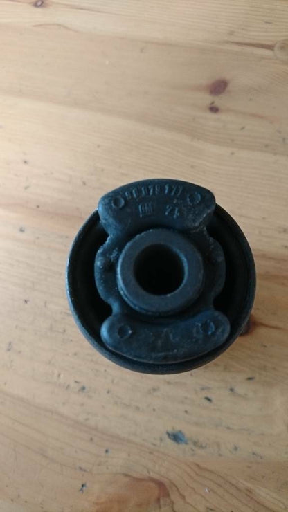 Rekord E Dämpfungsbuchse neu original GM