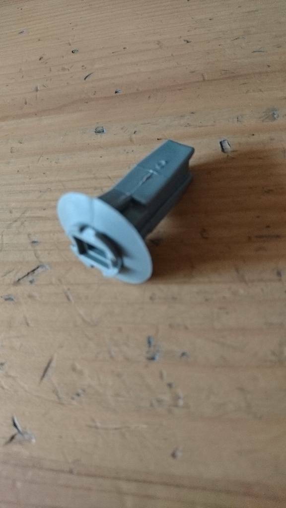 Astra F Vectra B Einsteckmutter Kennzeichen hinten neu GM