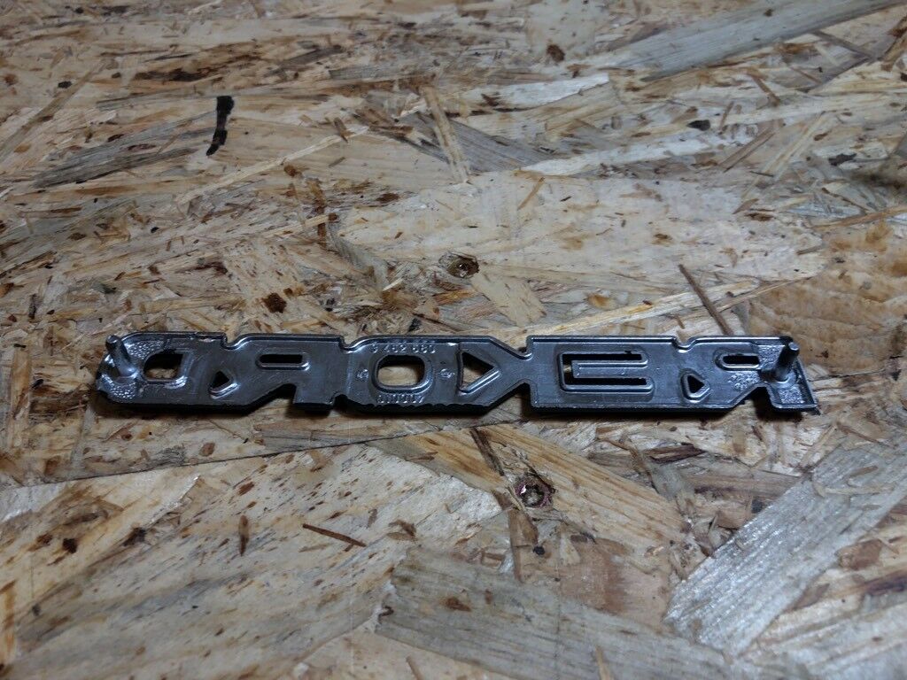 Original GM Opel Rekord Emblem steckend *NEU*