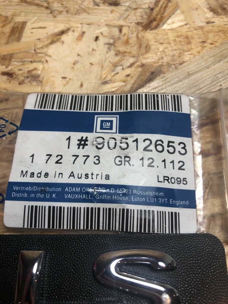 Original GM Opel LS Emblem Schriftzug steckend *NEU*