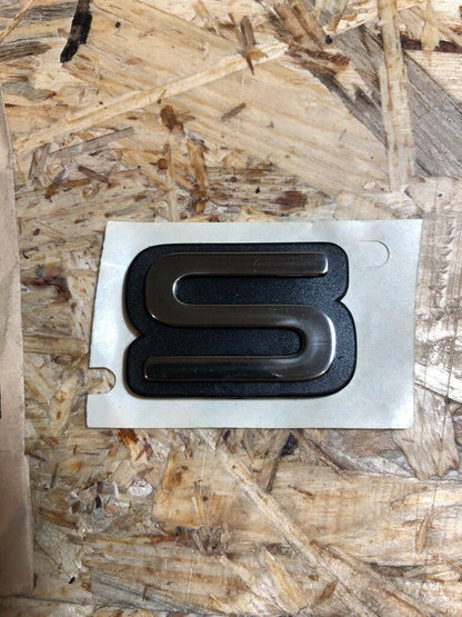 Original GM Opel Kadett D "S" Emblem Logo klebend *NEU*
