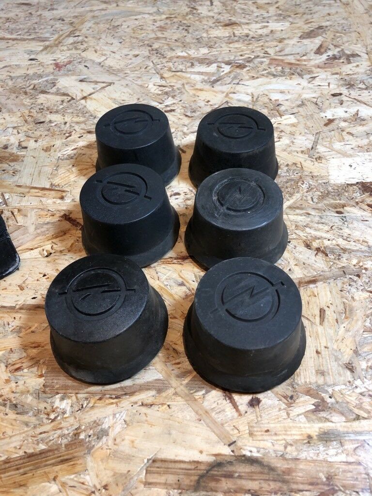 Opel Kadett C City Coupe Nabenkappen Schwarz gebraucht Original