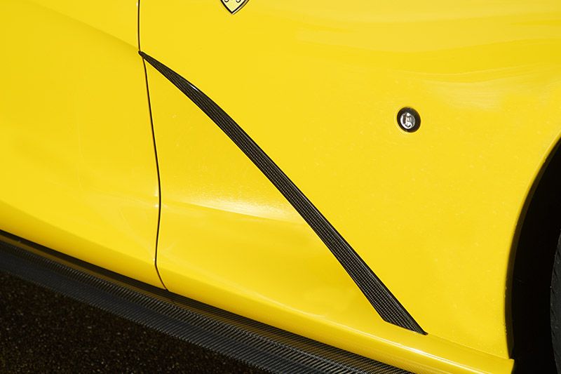 Friedrich Motorsport Kotflügel Lufteinsätze Ferrari 812
