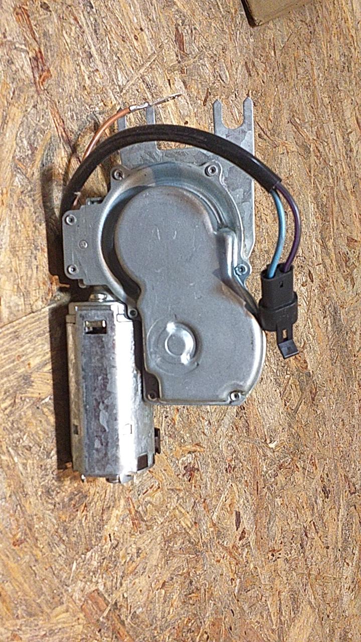 Vectra A Schrägheck Wischermotor hinten original GM Opel NEU