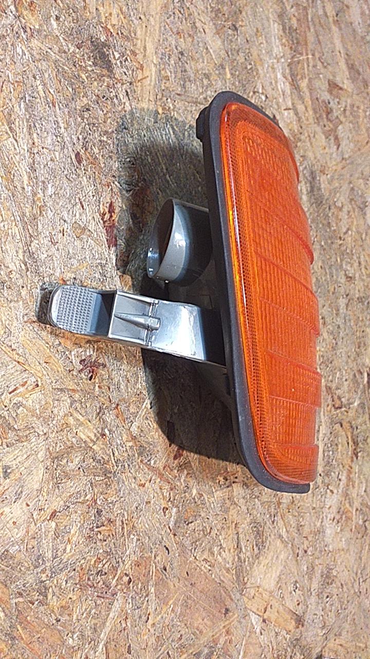Mercedes E-Klasse Blinker vorne rechts original Hella NEU