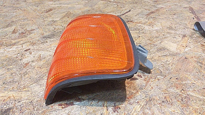 Mercedes E-Klasse Blinker vorne rechts original Hella NEU