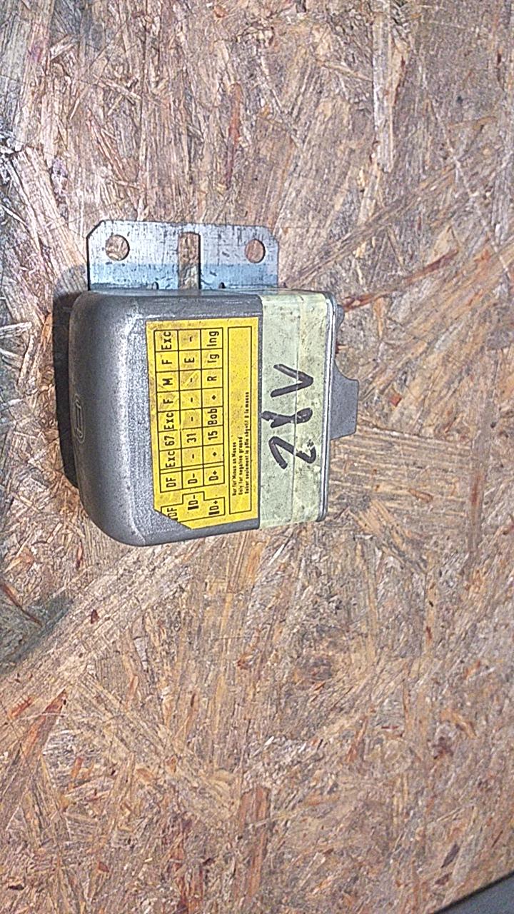 Fiat Campagnola AR76 Spannungsregler original Bosch NEU