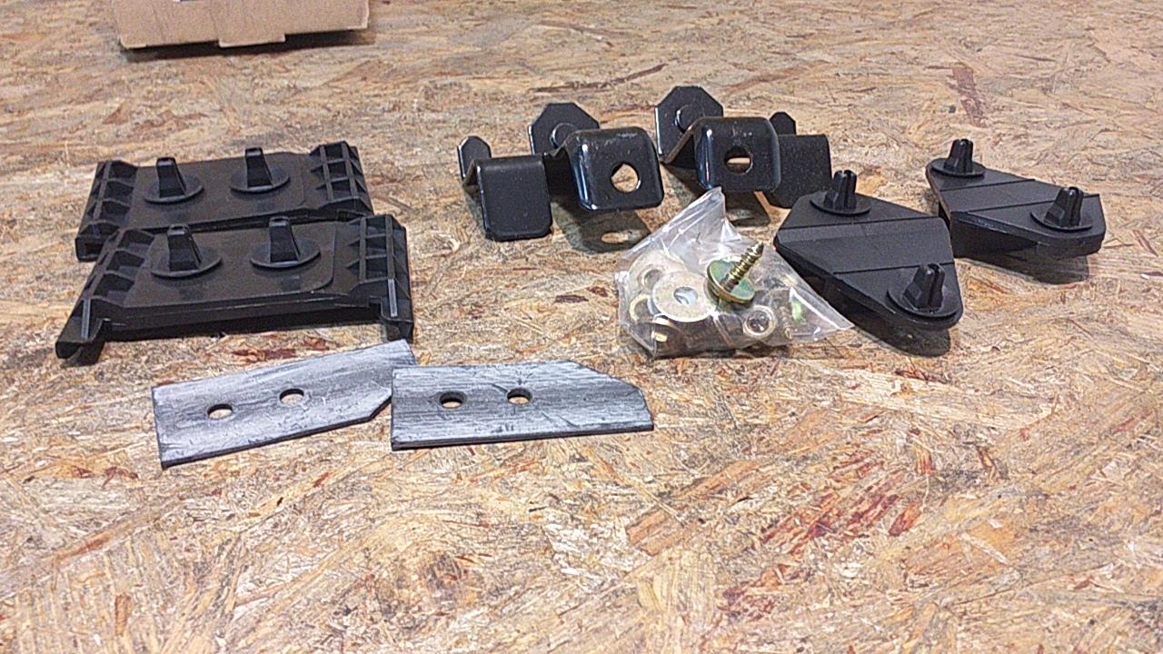 Rekord E 2 Befestigungssatz Stoßstange hinten original GM Opel NEU