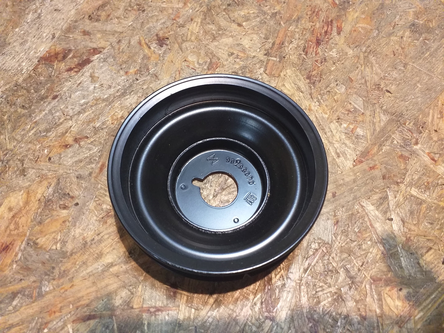 Astra F Kadett E Vectra A Riemenscheibe Kurbelwelle  original GM Opel NEU