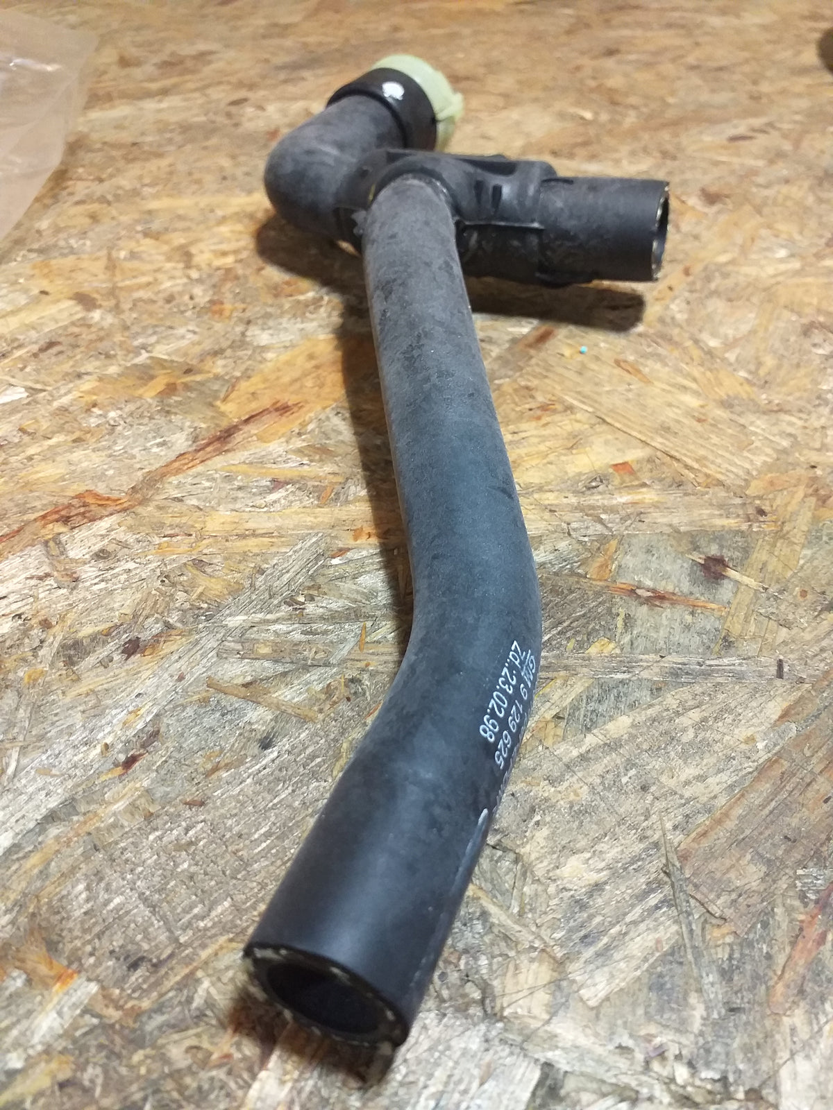 Vectra B Schlauch Heizungsventil Wasserauslass original GM Opel NEU