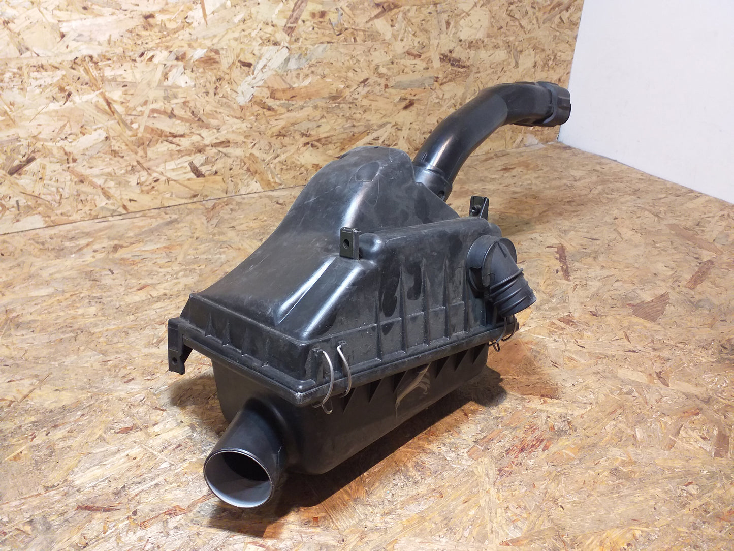 Vectra A 1.8 90 PS Luftfilterkasten original GM Opel NEU