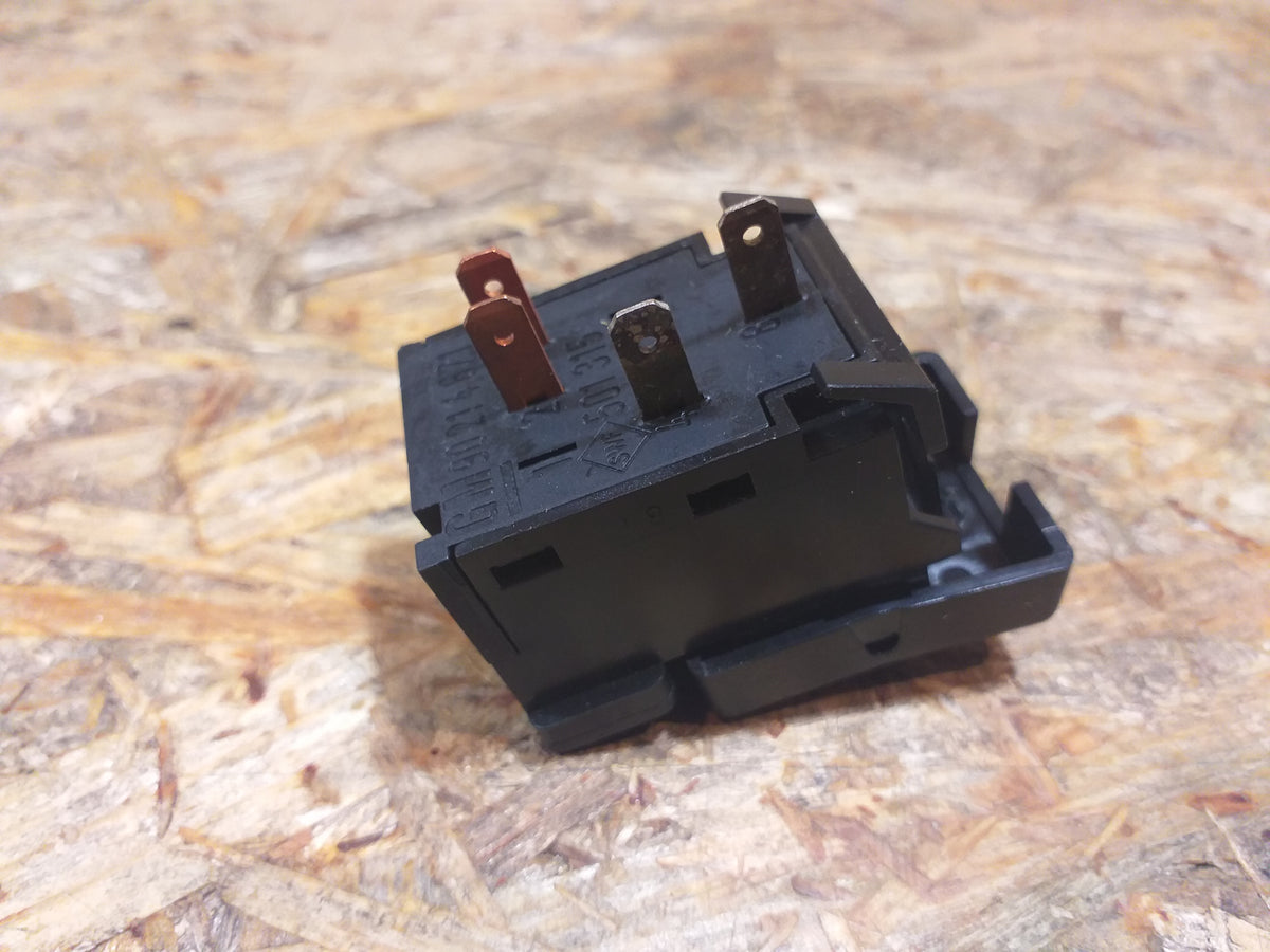 Omega A Lotus Schalter Nebelschlussleuchte original GM Opel NEU