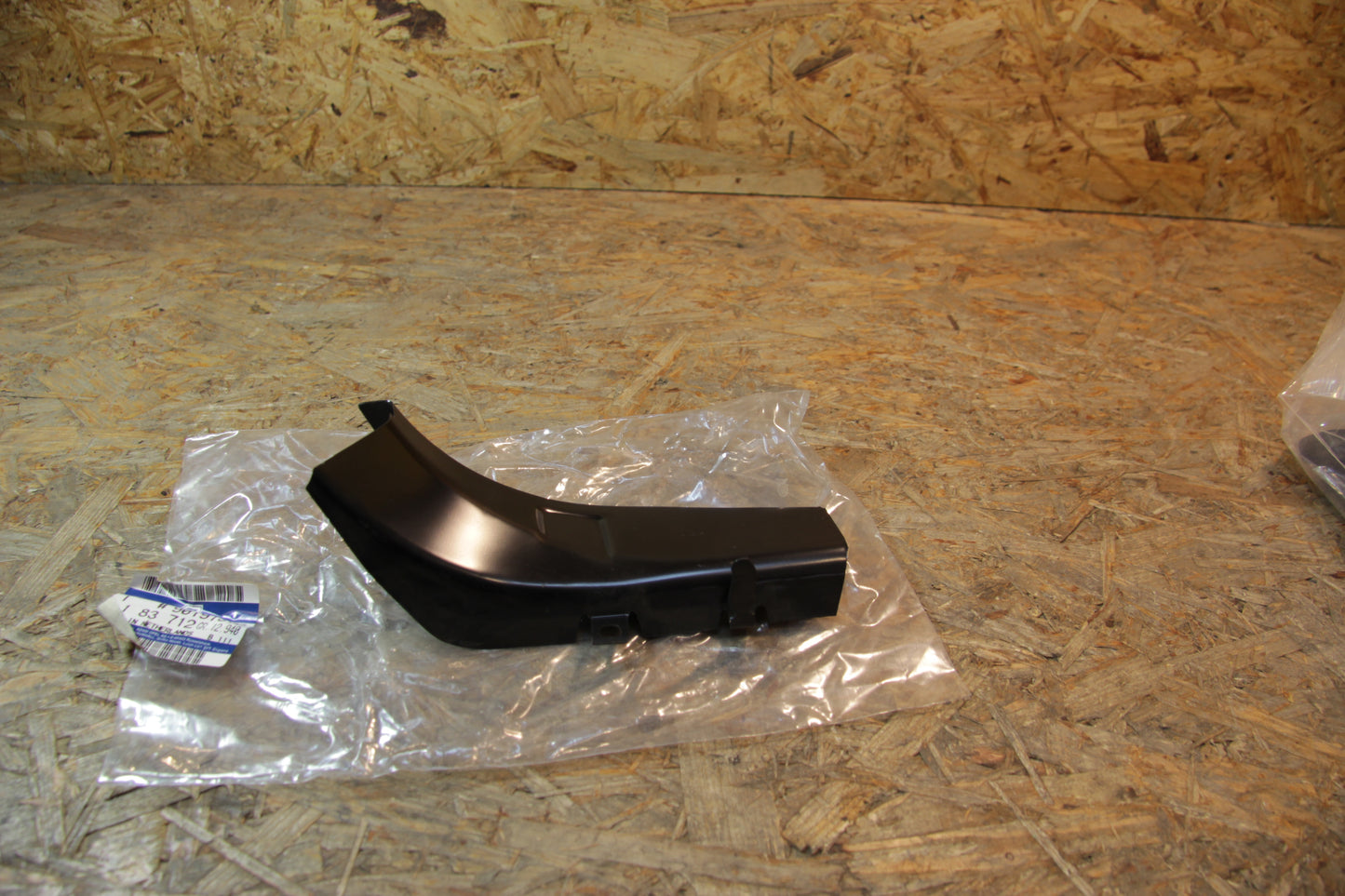 Original GM Opel Einsatzecke Seitenwand aussen links  90197376 Kadett E