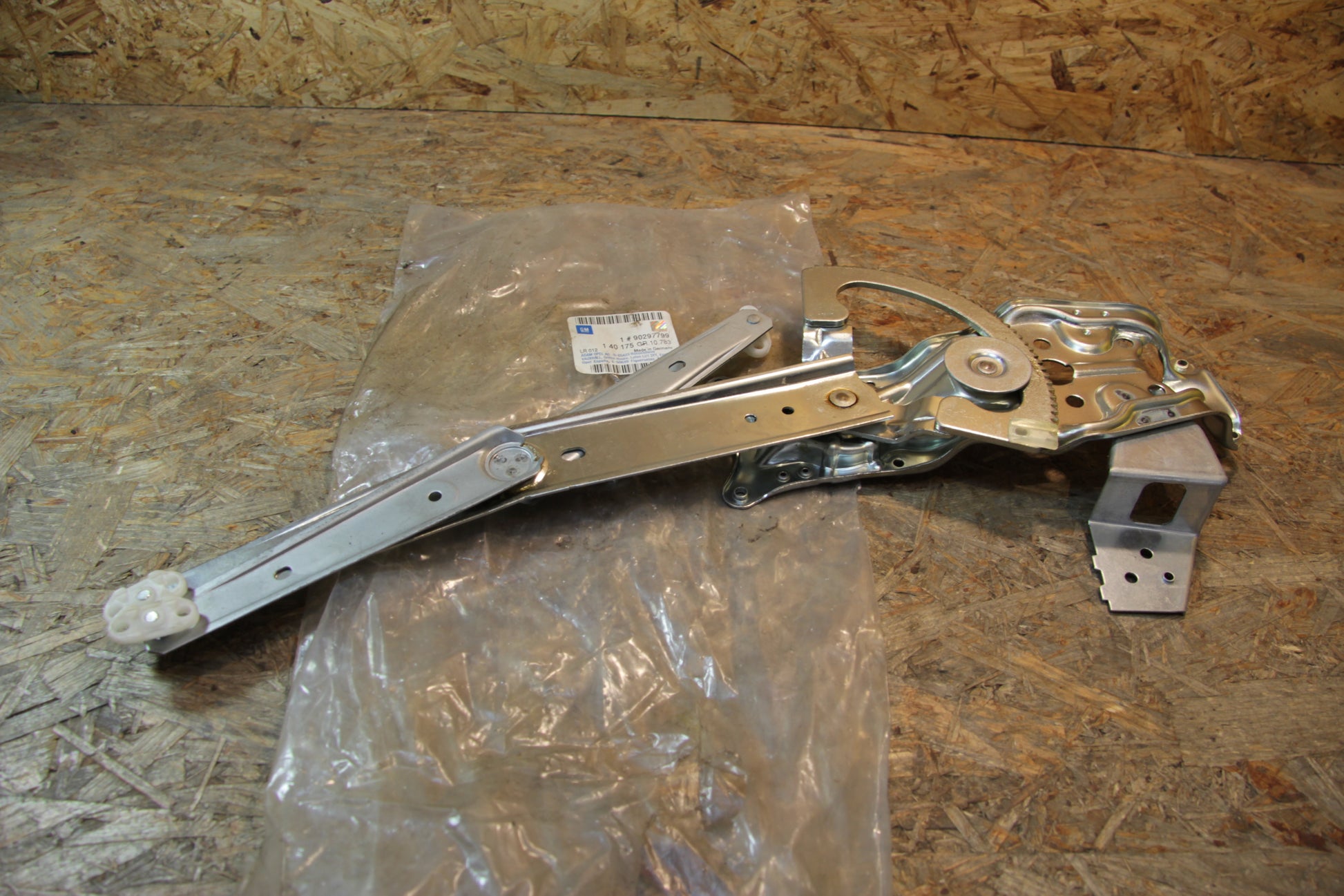 Original GM Opel Fensterheber elektrisch ohne Motor Tür links vorne 90297799 Vectra A