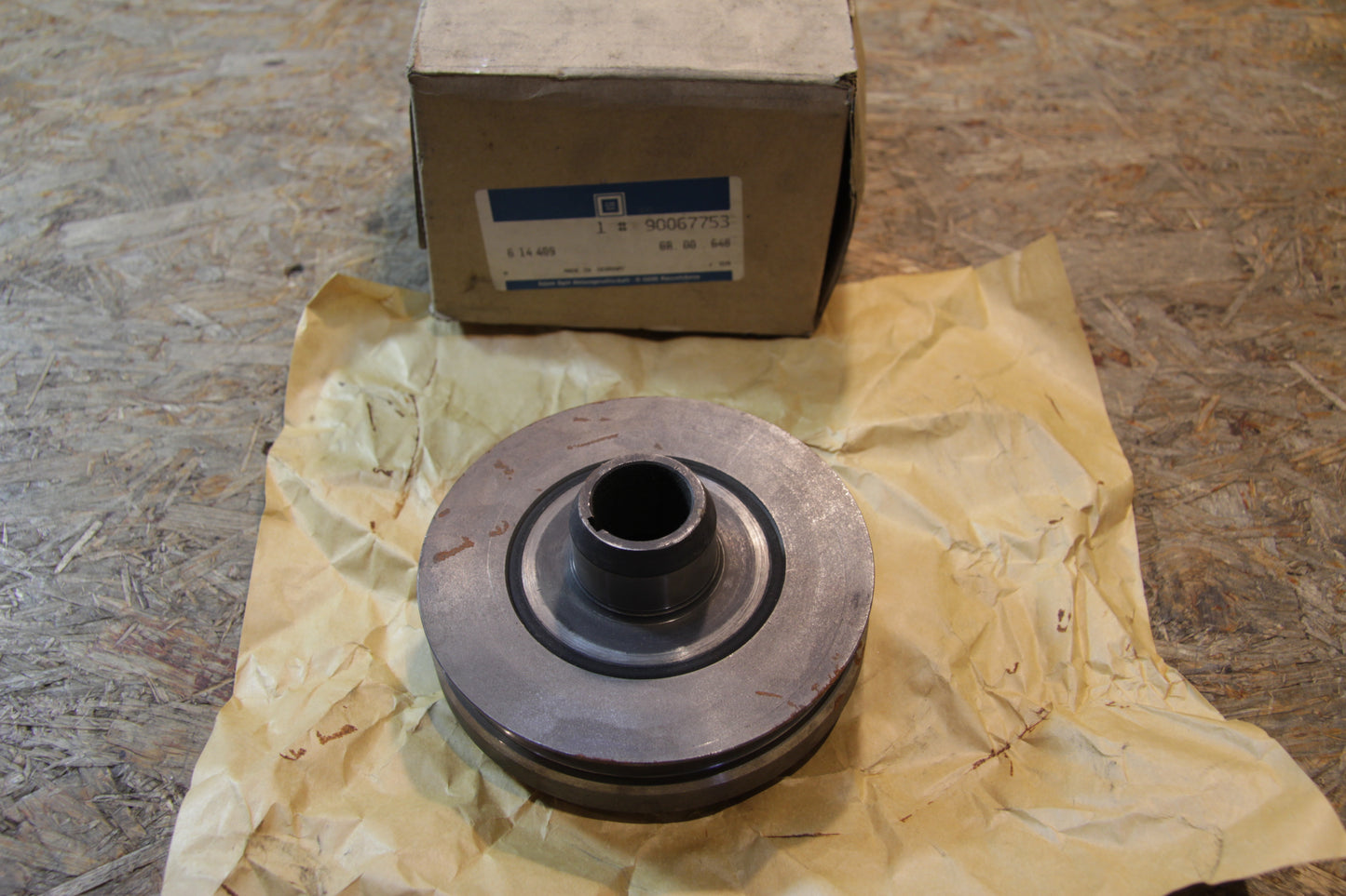 Original GM Opel Riemenscheibe 1-fach mit Dämpfer für die Kurbelwelle vorn 90067753 Rekord E