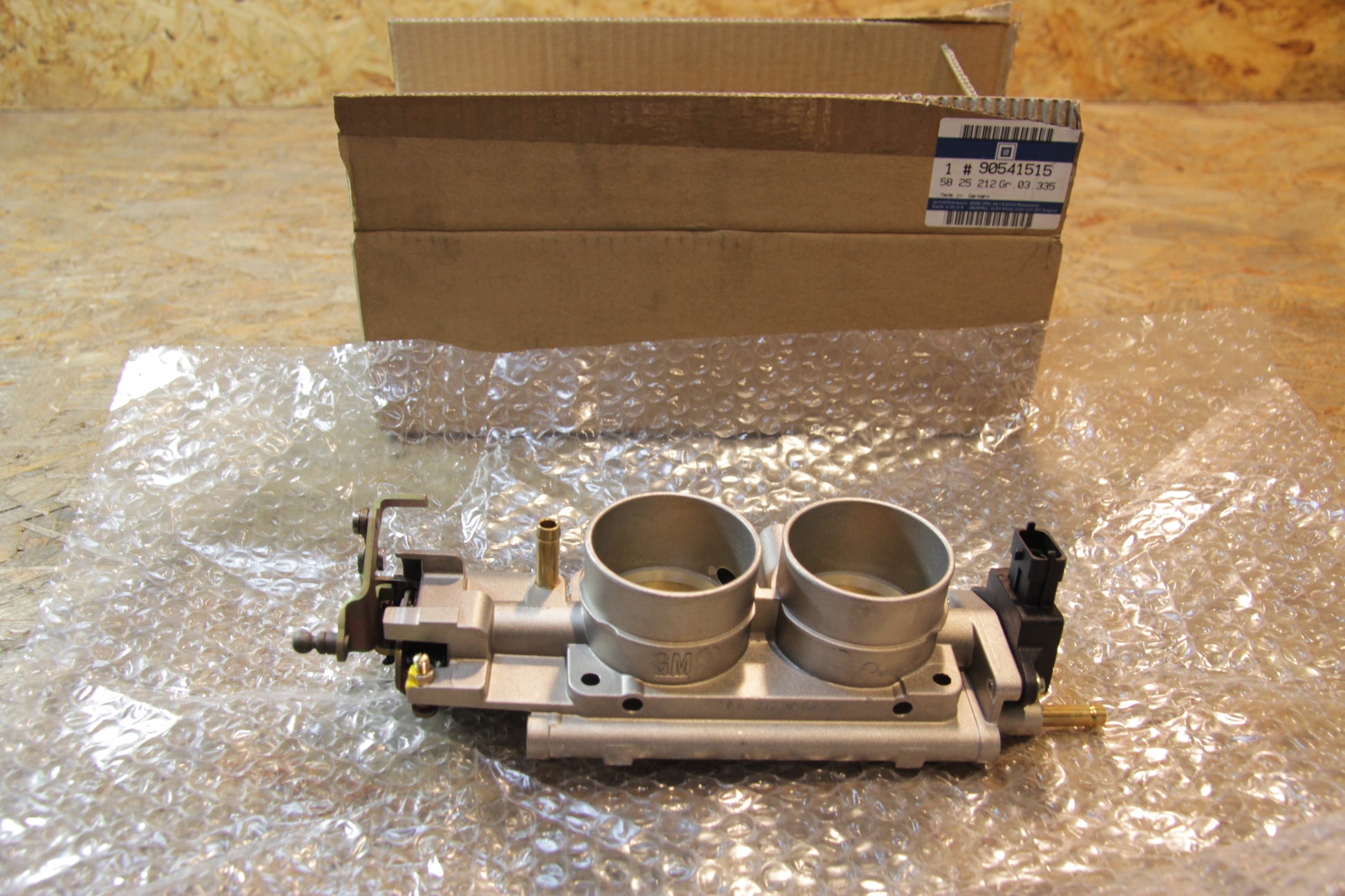 Original GM Opel Drosselklappenstutzen  90541515 Omega B