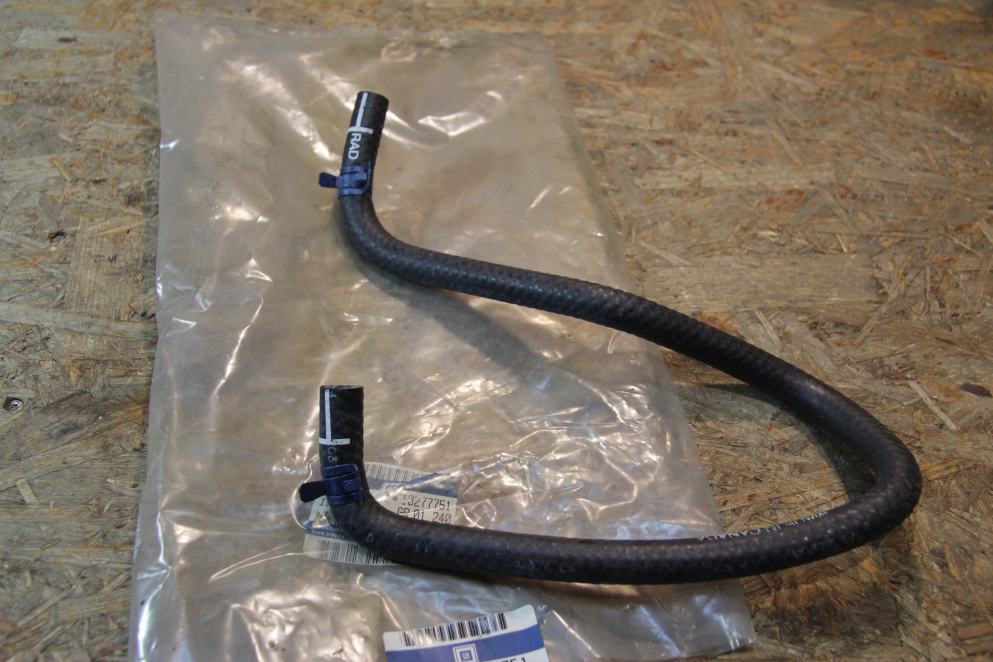 Original GM Opel Schlauch Ausgleichbehälter an Kühler  10277751 Sintra