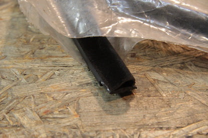 Original GM Opel Dichtung - Fensterführung in der Tür hinten links 90360501 Astra F
