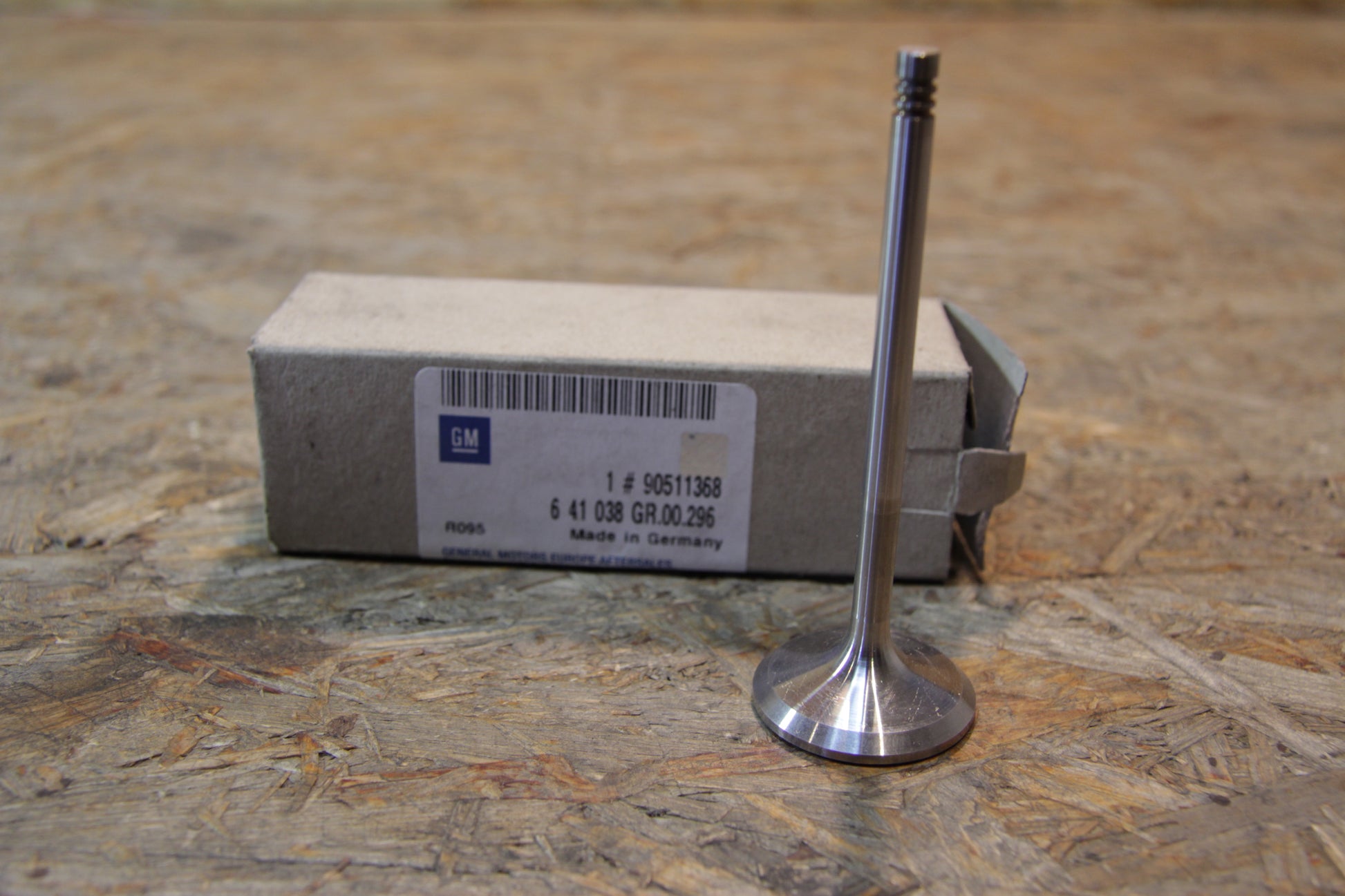 Original GM Opel Einlassventil 0,10 mm Übermass Kennzeichen: R2 90511368 Omega B