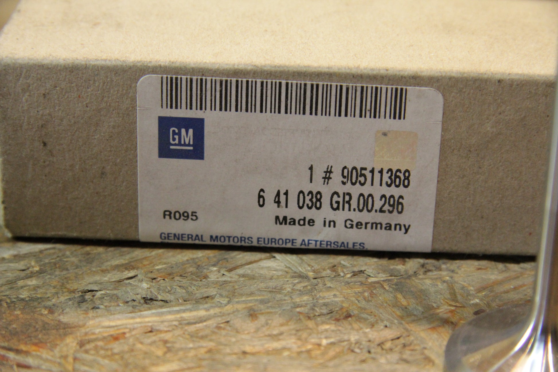 Original GM Opel Einlassventil 0,10 mm Übermass Kennzeichen: R2 90511368 Omega B