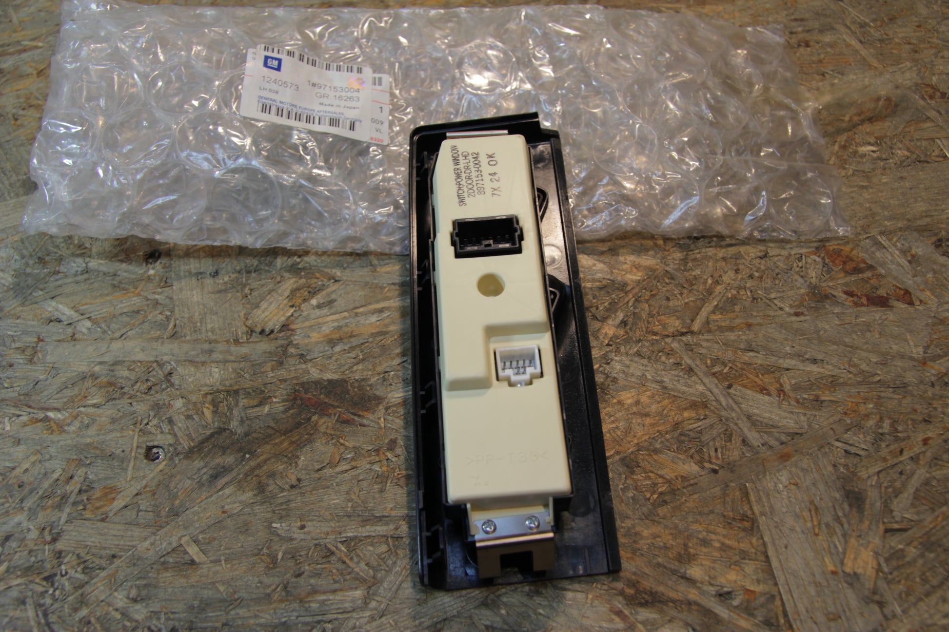Original GM Opel Schalter elektrische Fensterheber 97153004 Monterey