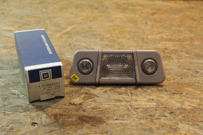 Original GM Opel Innenraumleuchte ohne Verzögerungsschalter pastellbraun  90262227 Omega A
