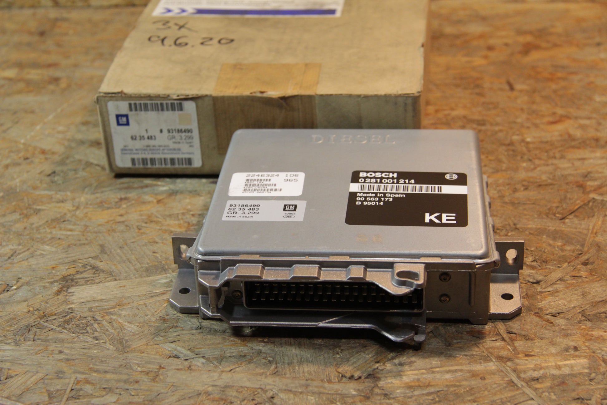 Original GM Opel Steuergerät elektronische Einspritzanlage Kennzeichen: KE AT-Teil 93186490 Omega B