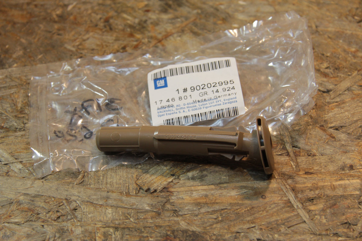 Original GM Opel Abschlussführungshülse Kopfstütze hinten ohne Entriegelung beige  90202995 Ascona C, Kadett E
