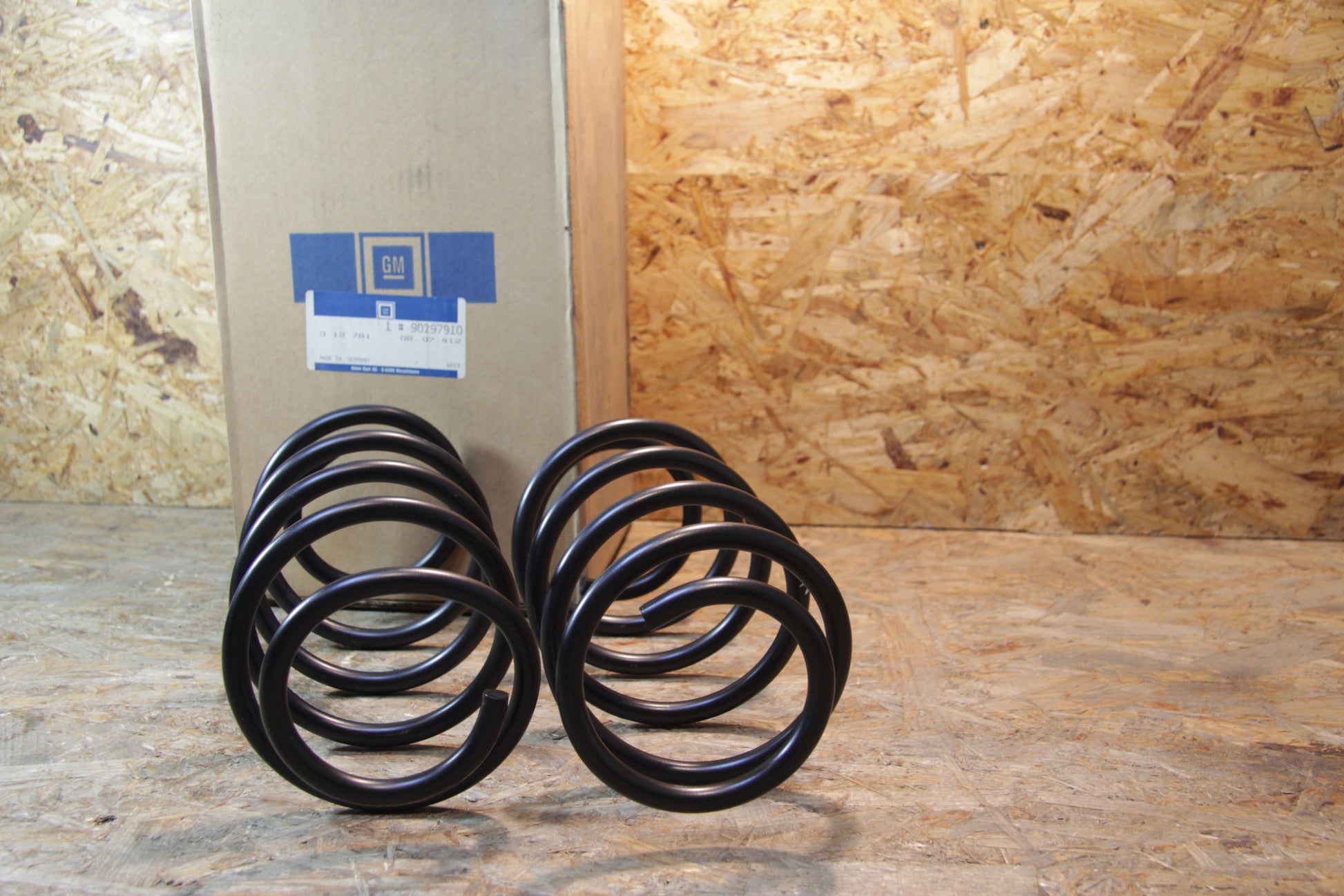 Original GM Opel Satz Federn vorne Kennzeichen: TK 90297910 Vectra A