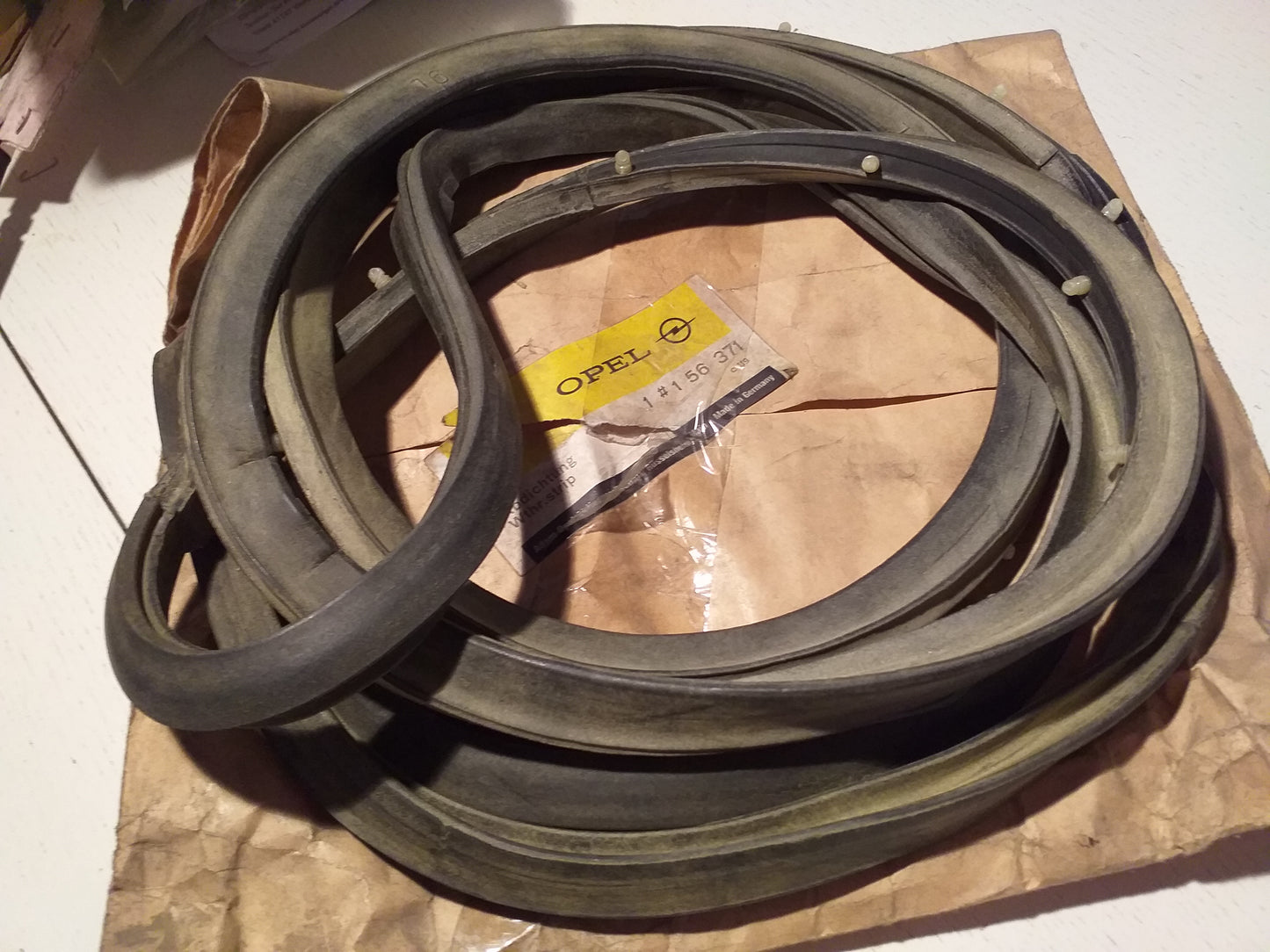 Rekord C Commodore A Dichtung Türe links original Opel NEU