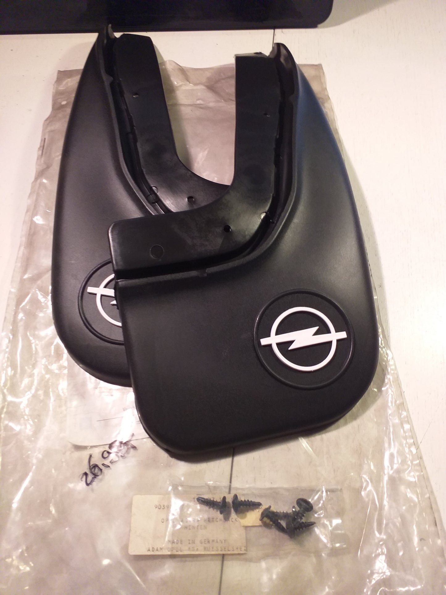 Astra Schnutzfänger hinten original GM Opel NEU