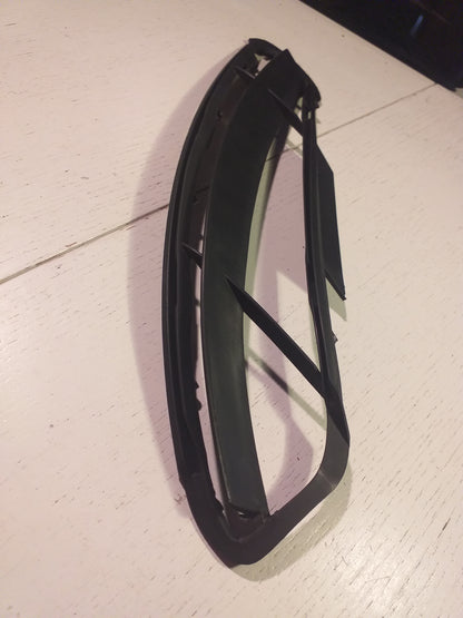 Omega B X25TD, Y25TD Einsatz Frontverkleidungunten rechts original GMOpel NEU