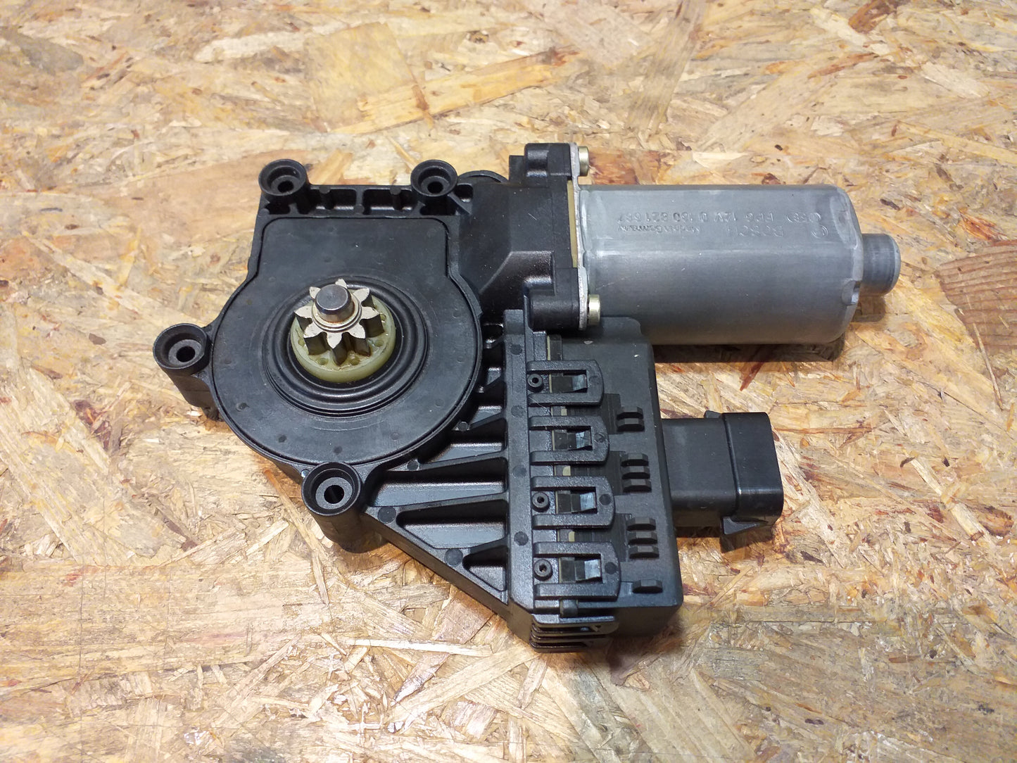 Astra F Fensterhebermotor elektrisch vorne original GM Opel NEU