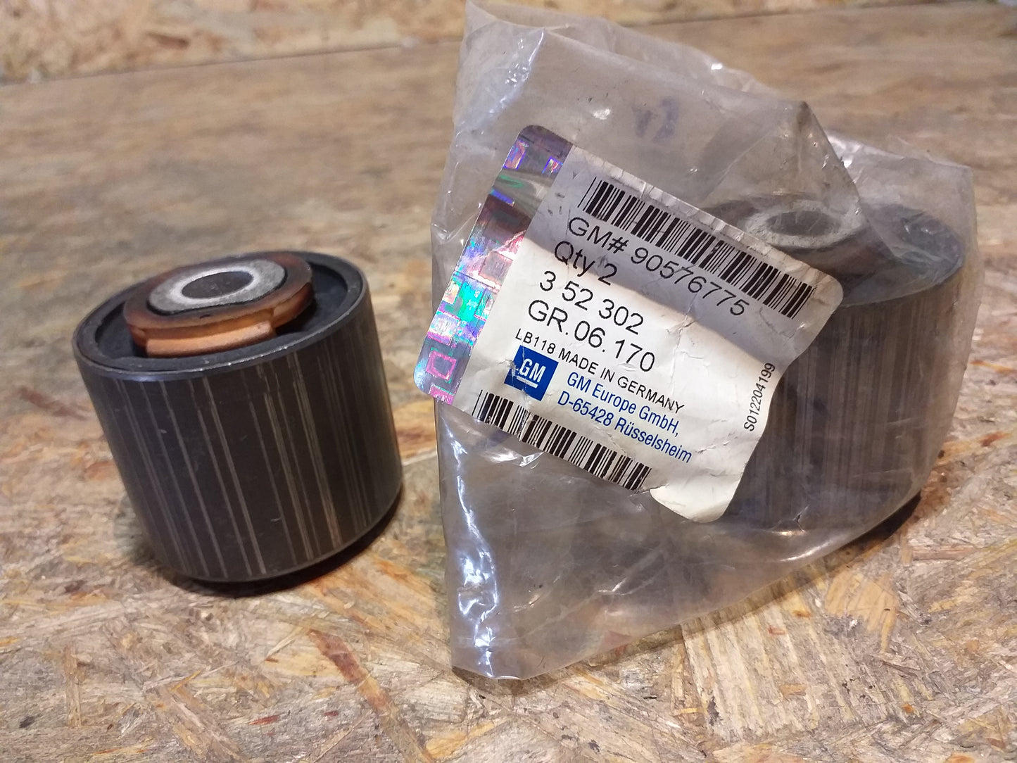 Omega B Querlenkerbuchse original GM Opel NEU