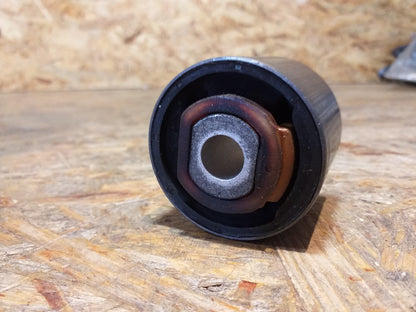 Omega B Querlenkerbuchse original GM Opel NEU