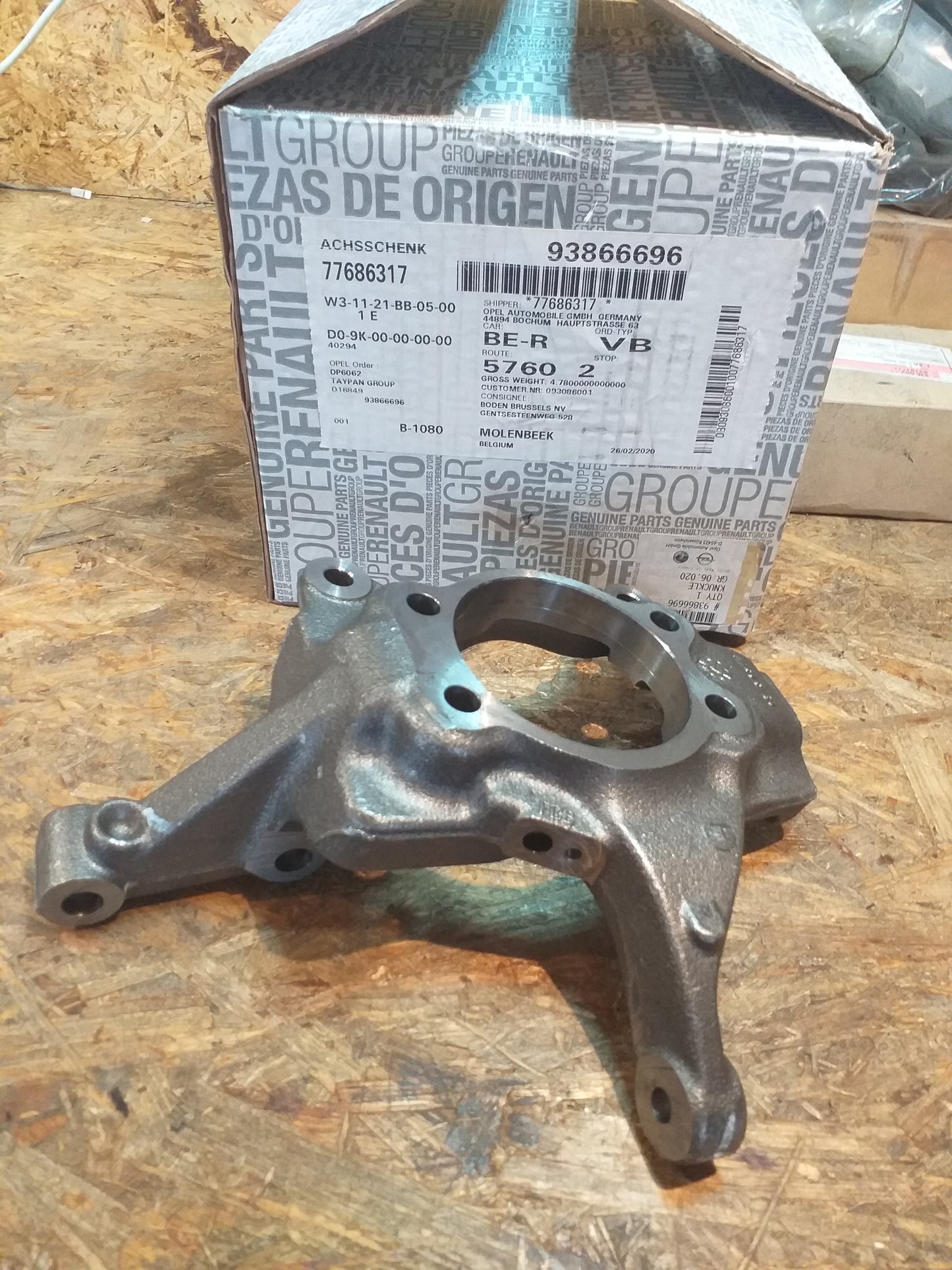 Vivaro 1,6 CDTI Achsschenkel rechts vorne original Opel NEU