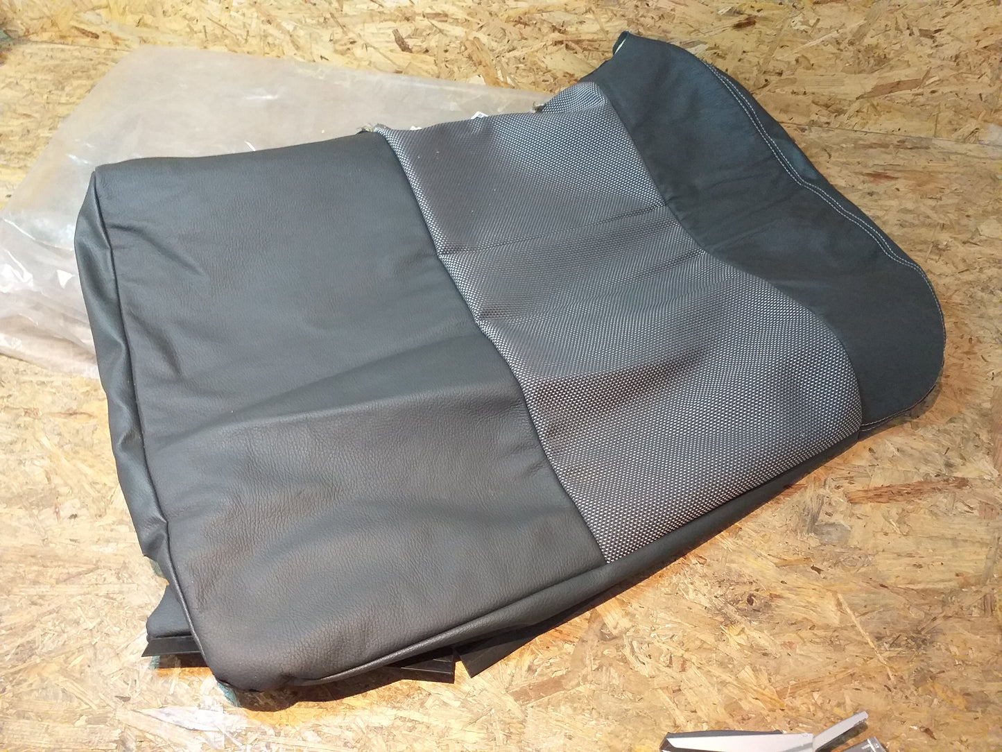 Corsa C Polsterbezug Hinterrücken links original GM Opel NEU