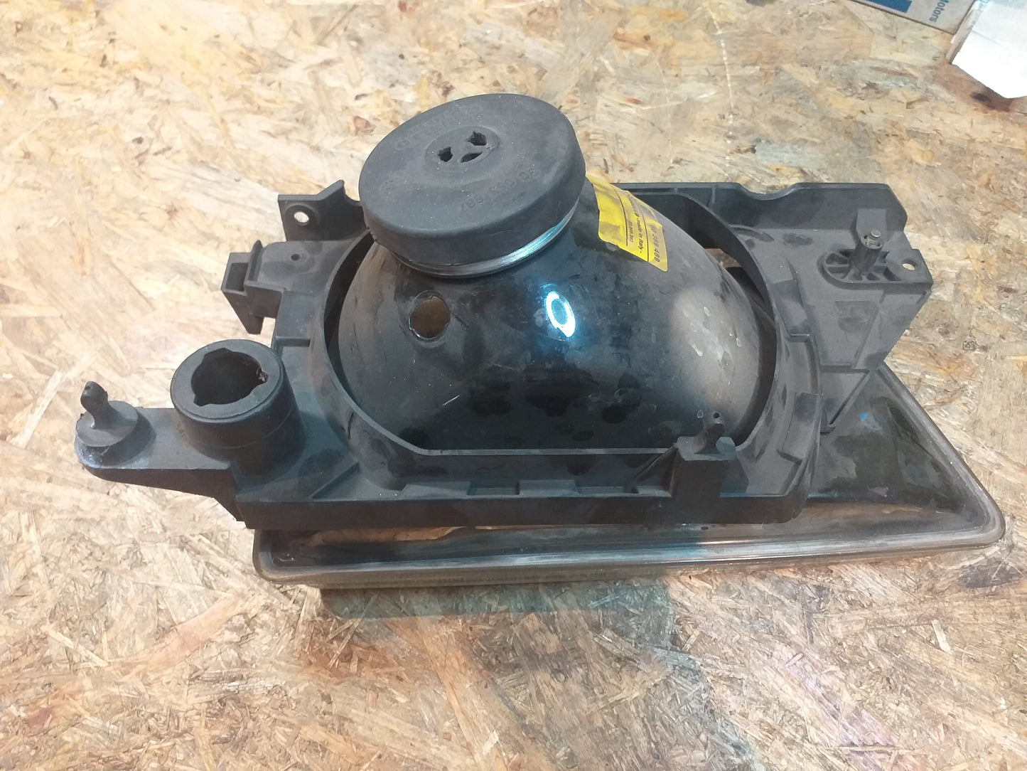 Kadett E Bj 1991 acheonwerder links (Bosch & Carello) original GM Opel NEU
