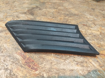 Ascona C Enrlüftungseinsatz Seitenwand außen schwarz original GM Opel GEBRAUCHT