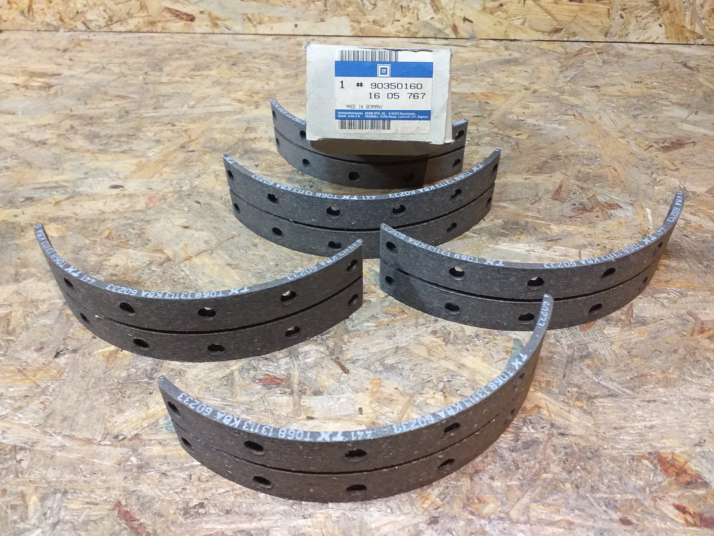 Manta B Rekord E Bremsbelagsatz hinten original GM Opel NEU