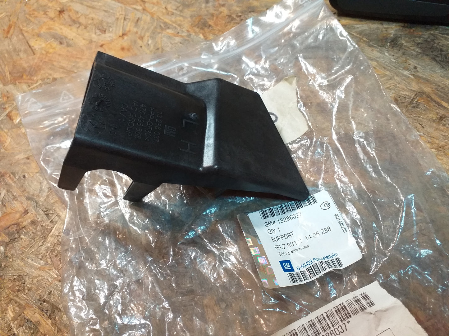 Corsa D Stütze Frontverkleidung hinten links original  GM Opel NEU