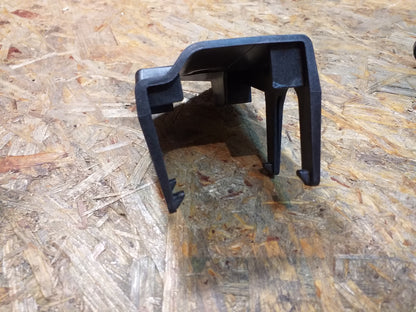 Corsa D Stütze Frontverkleidung hinten links original  GM Opel NEU
