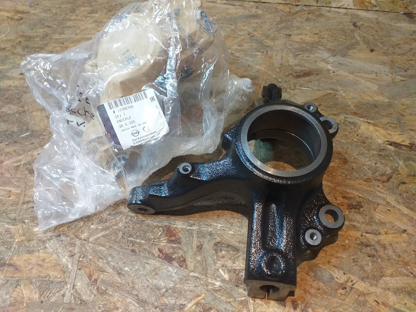 Corsa E Achsschenkel vorne rechts original GM Opel NEU