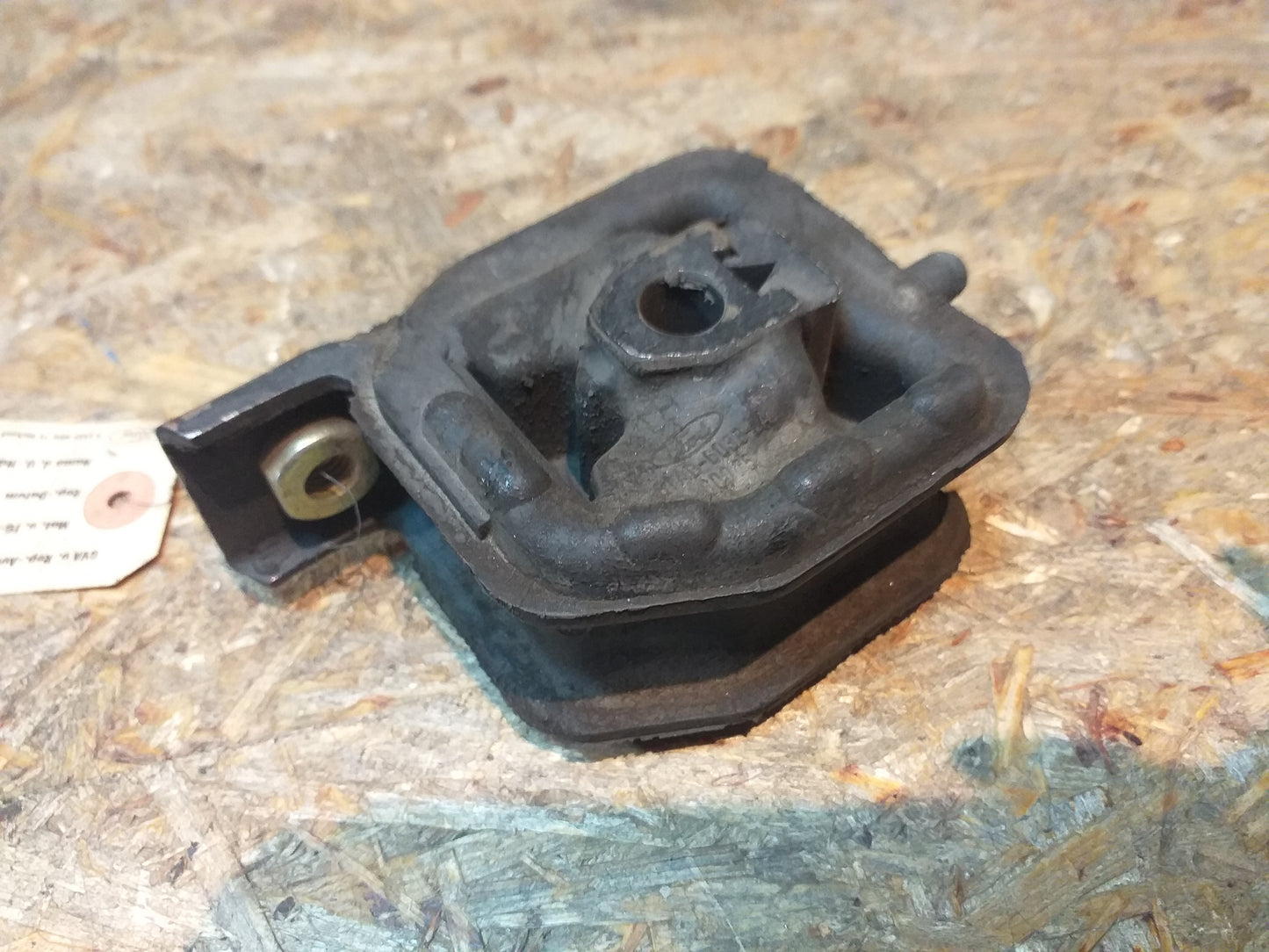 Ford Escort 3 Motorhalter original GM Opel NEU