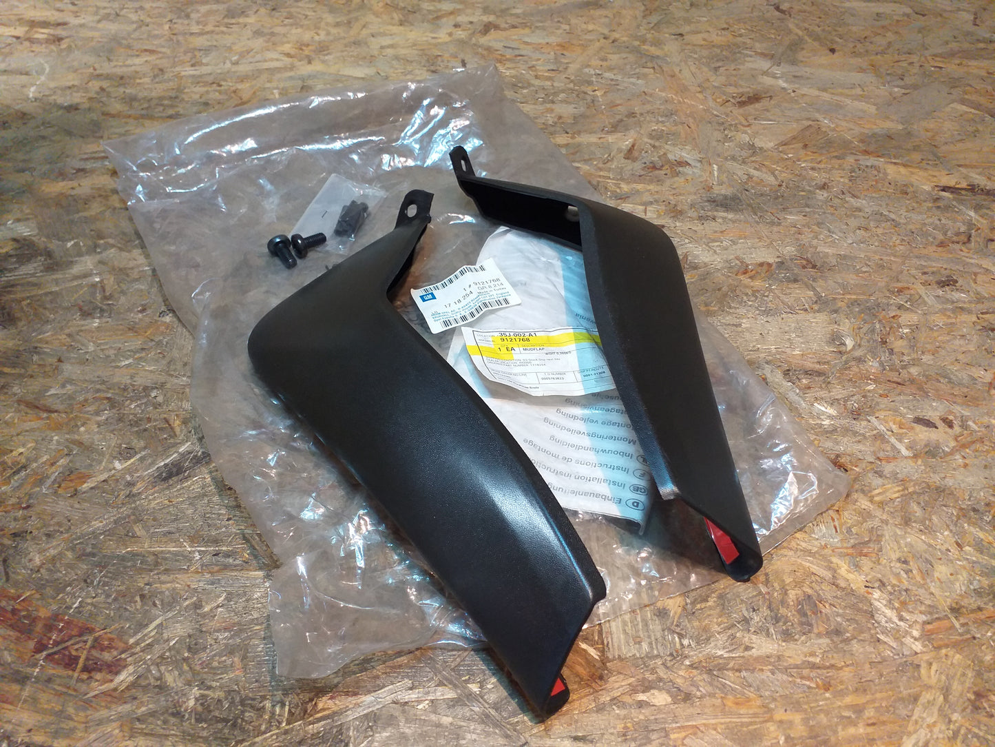 Corsa C Schmutzfänger vorne original GM Opel NEU
