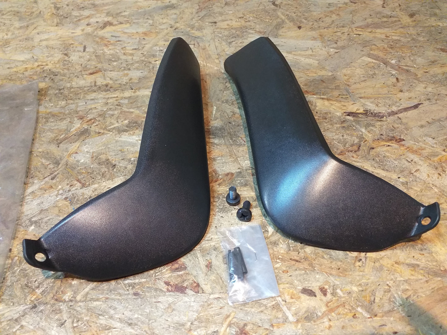 Corsa C Schmutzfänger vorne original GM Opel NEU