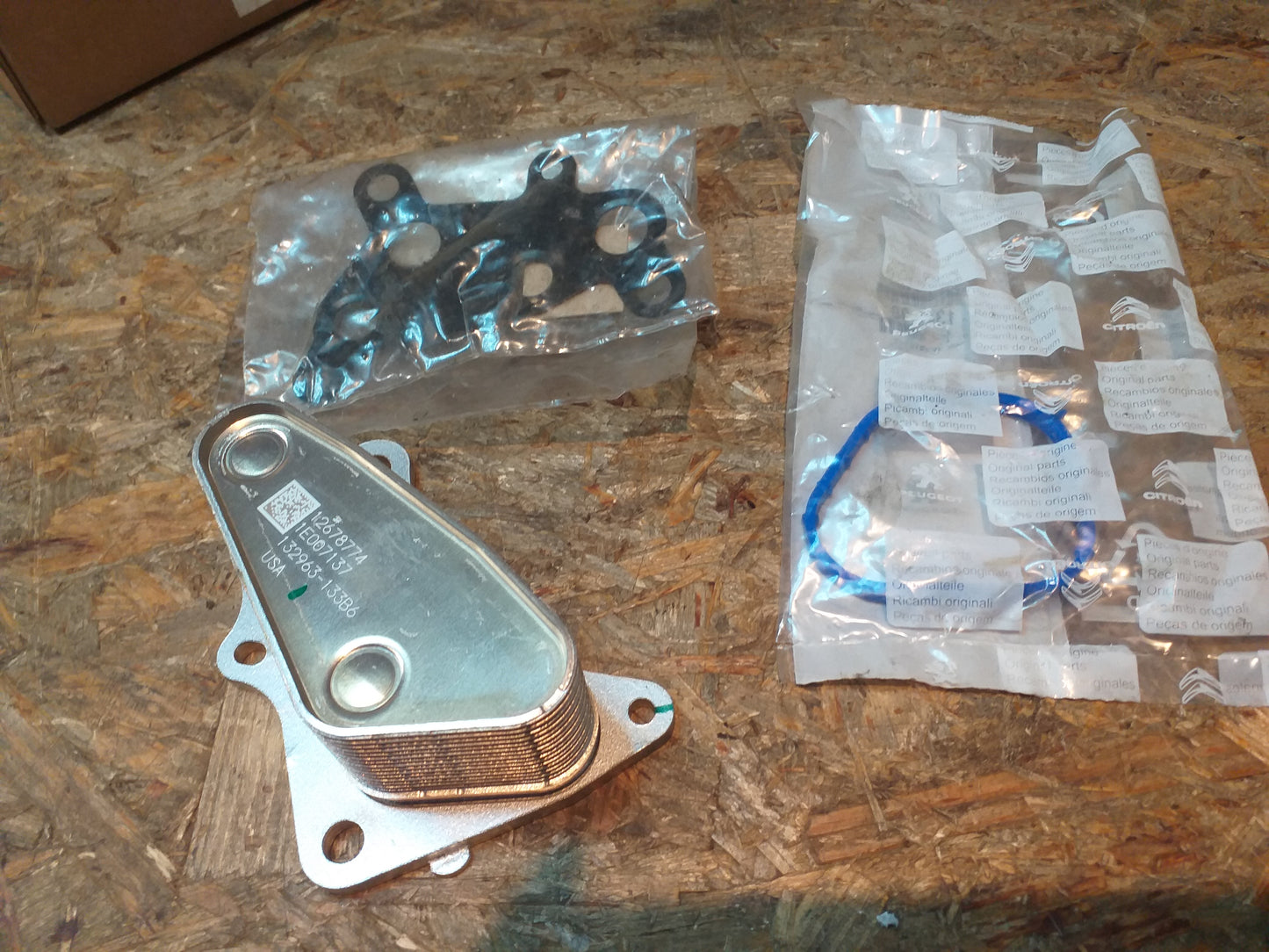 Adam Corsa E Astra K 1.0 Mokka Ölkühler Kühler Motoröl original GM Opel NEU