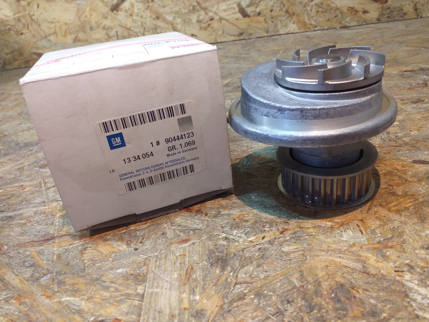 Astra Cavalier Frontera Omega 18/20 C20NE Wasserpumpe original GM Opel NEU