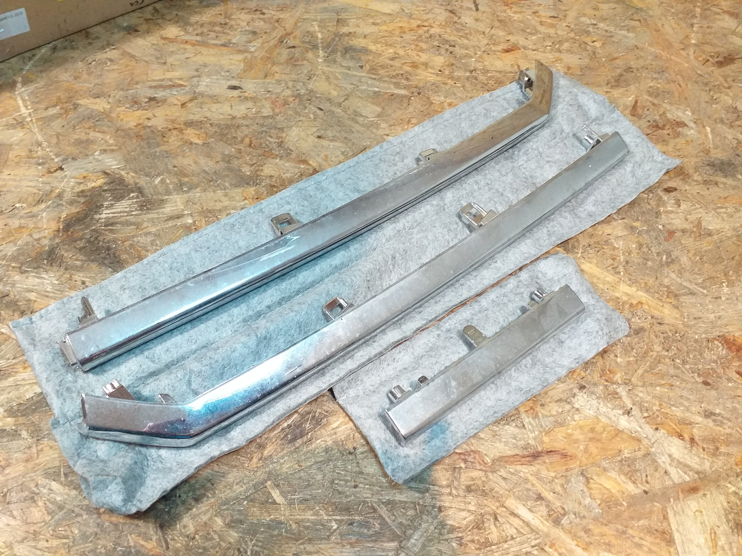 Suzuki Vitara Stoßstagenspoiler original Suzuki NEU
