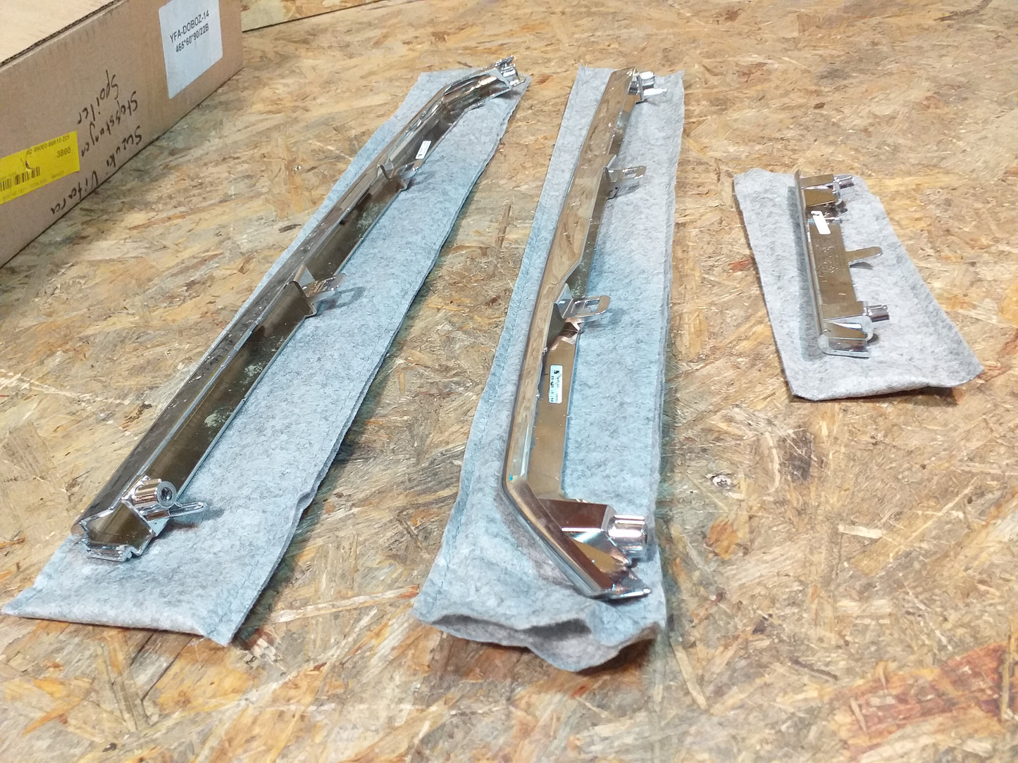Suzuki Vitara Stoßstagenspoiler original Suzuki NEU